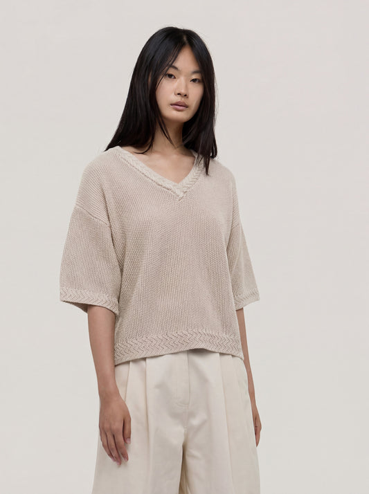 Loose-fit  V-neck sweater in rice stitch greggio 260w59_rcapi_002002