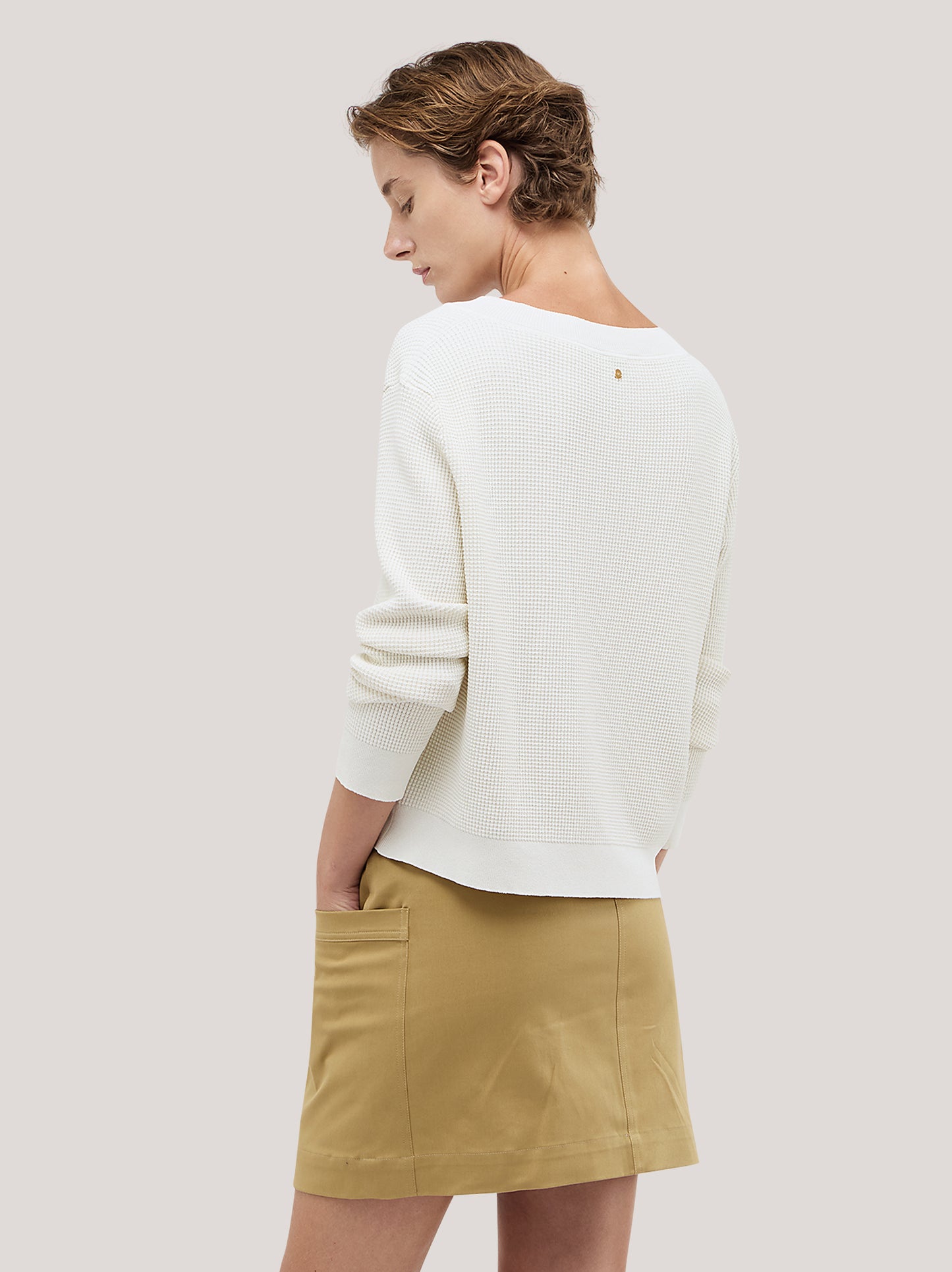 Maglia con scollo V ampio con manica lunga, punto rodier bianco 260z39_ss264a_217bia 71770591199558