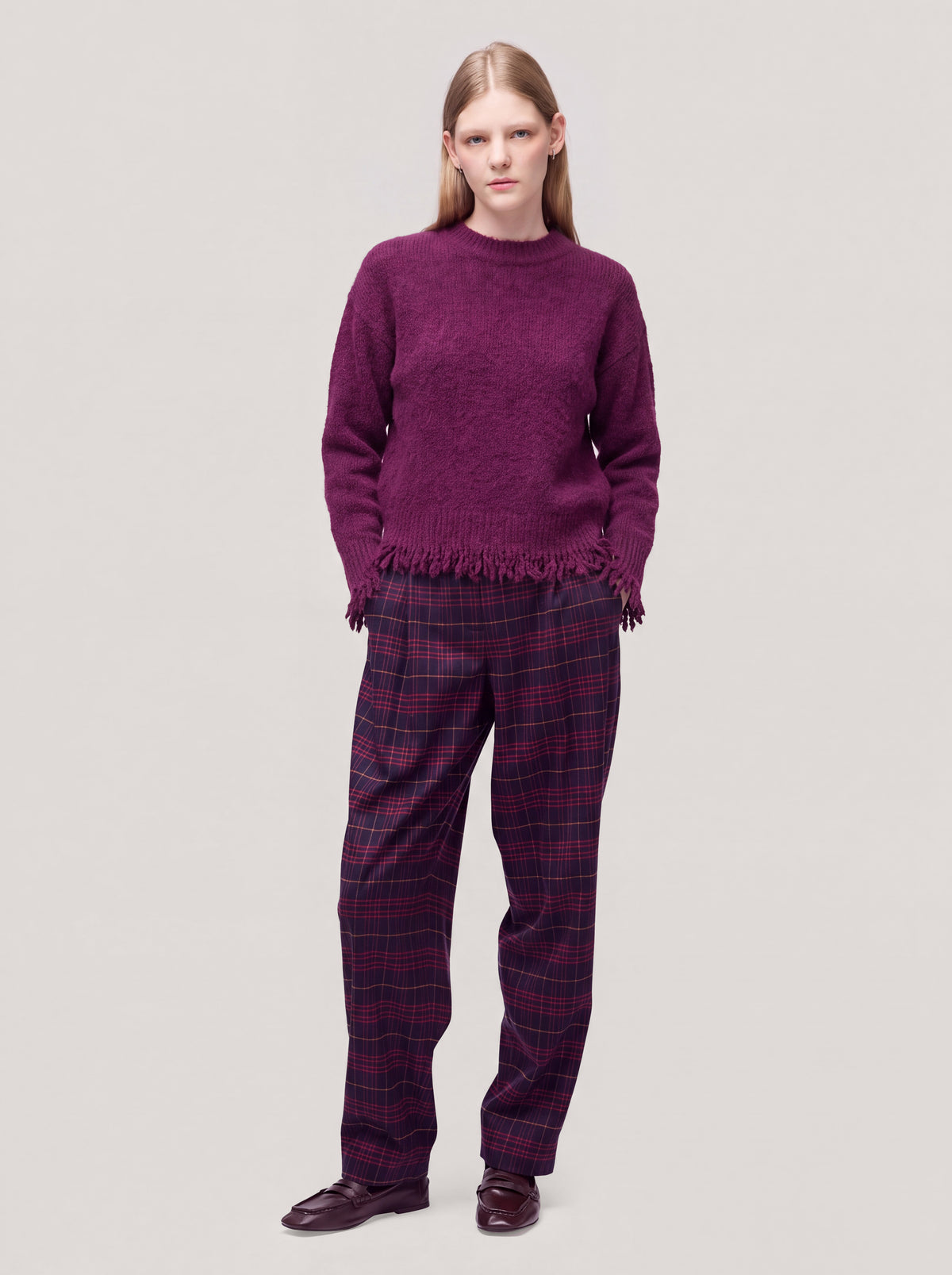 Long-sleeved crew-neck sweater with fringed hem dark grape 260n70_fw26-9_489dar 76191126913350