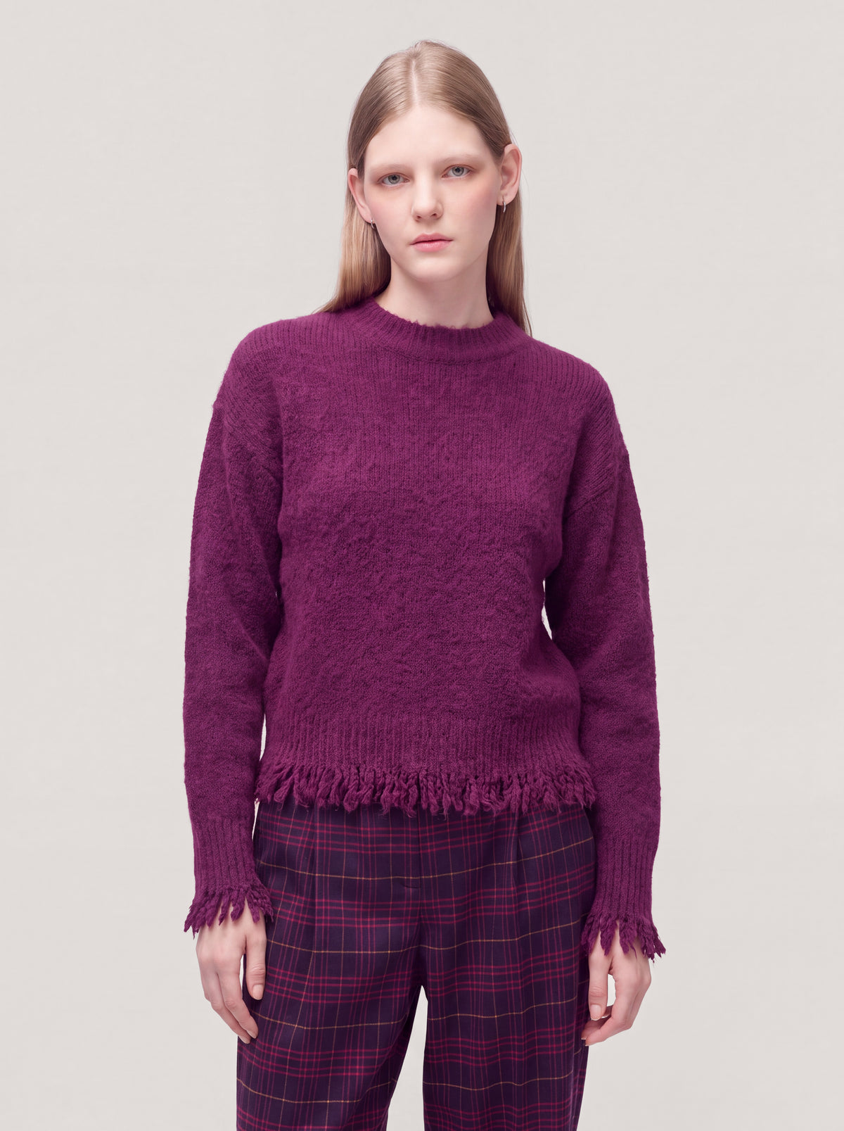 Long-sleeved crew-neck sweater with fringed hem dark grape 260n70_fw26-9_489dar 76191126946118