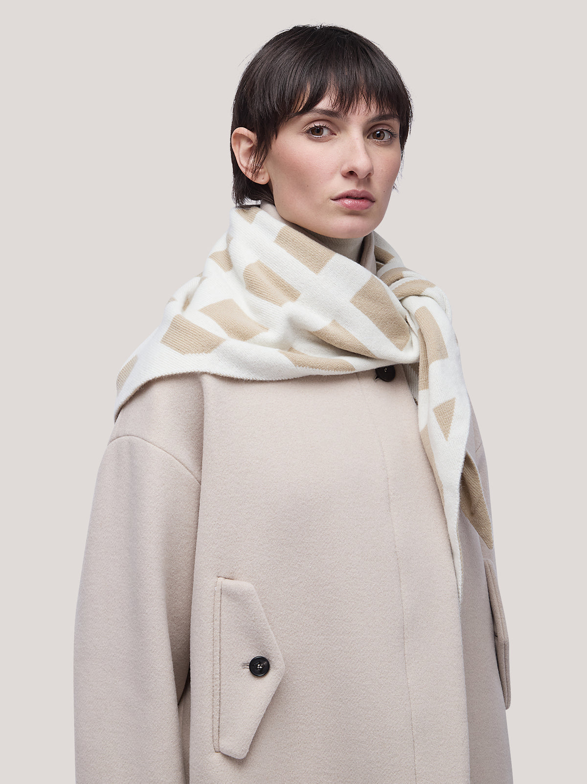 Sciarpa triangolare double Jacquard Tartan bianco duna 26k337_fw2613_999bco 77323488428358