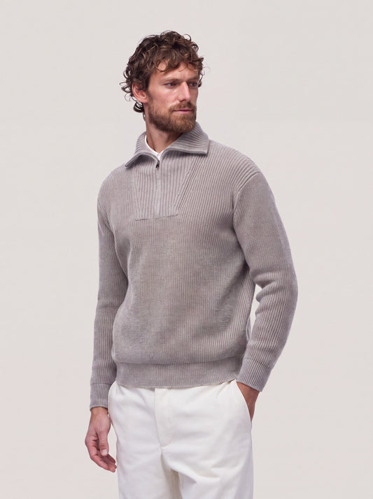 Maglia uomo collo trapezio con mezza zip selenite 26kr78_n_fw26-7_b62sel