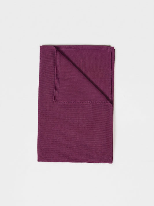 Sciarpa stola in puro cashmere a maglia rasata dark grape 26k320_n_fw26-3_489dar