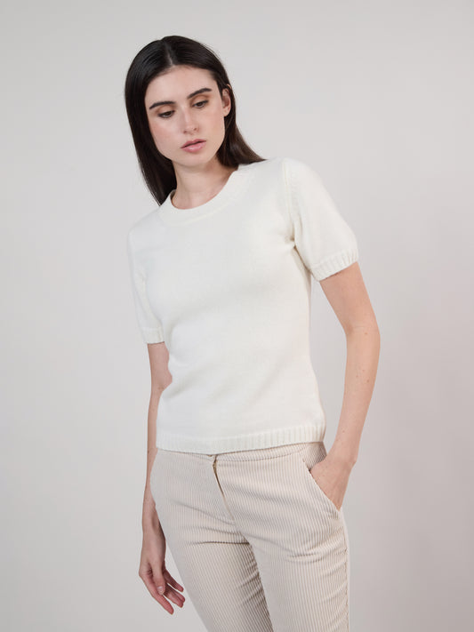 Maglia scollo tondo manica corta, bordi a costina white 550r01_fw25-7_690whi