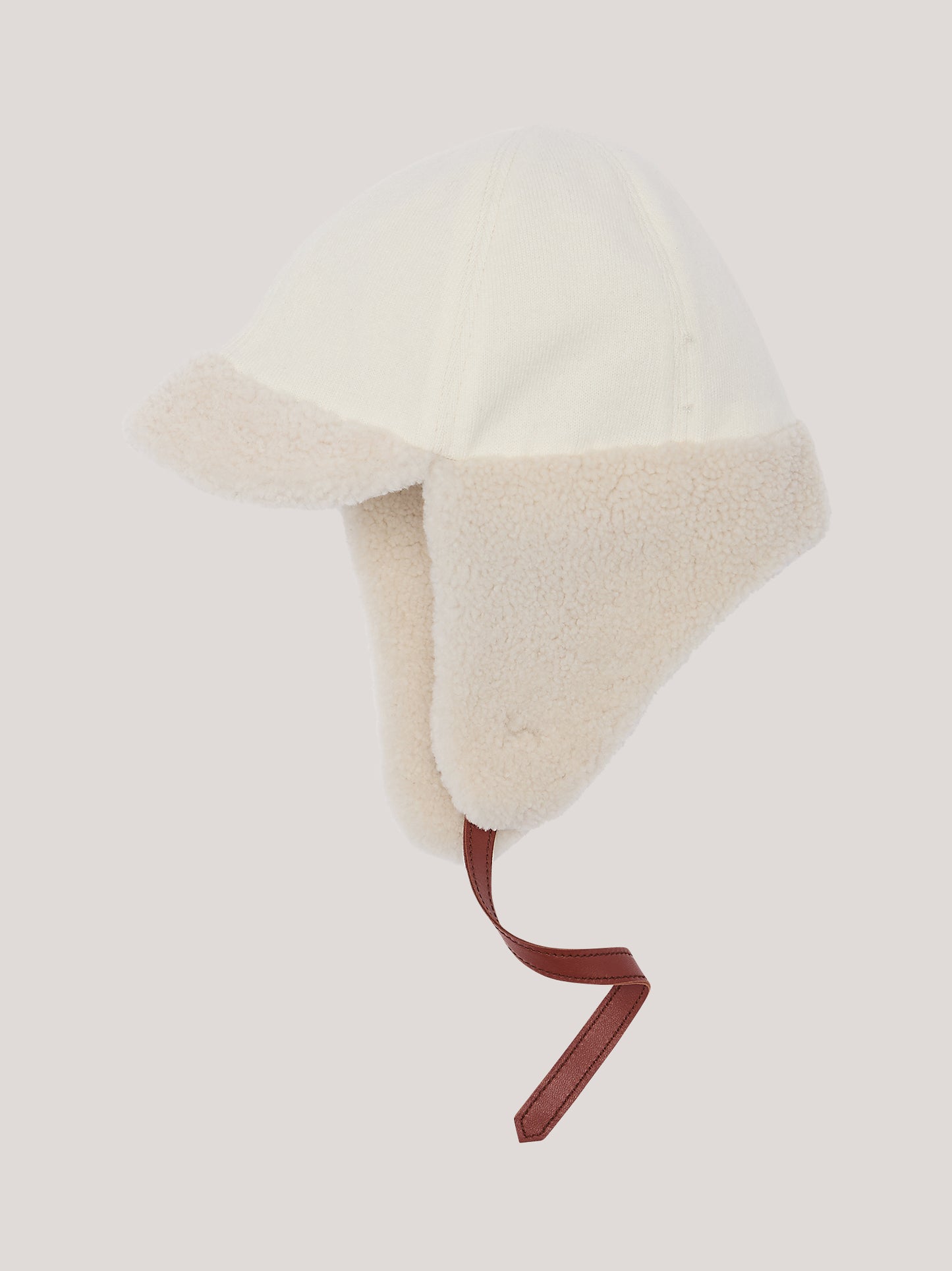 Cappellino donna in montone a caschetto con visiera bianco ac0002_f2516a_bi0001 69566400823622