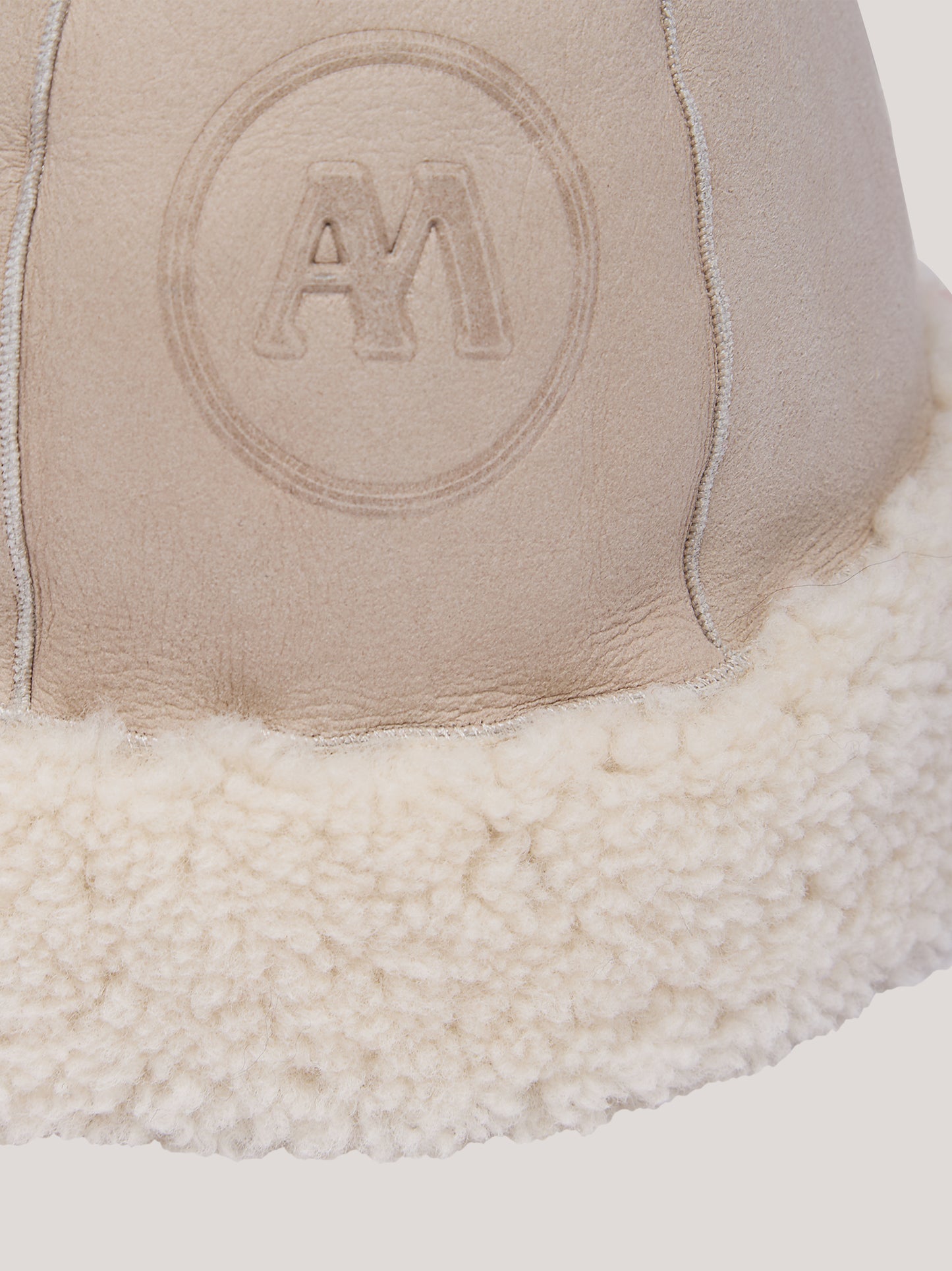 Cappellino donna in montone senza visiera bianco ac0013_f2516a_bi0001 69566446010694