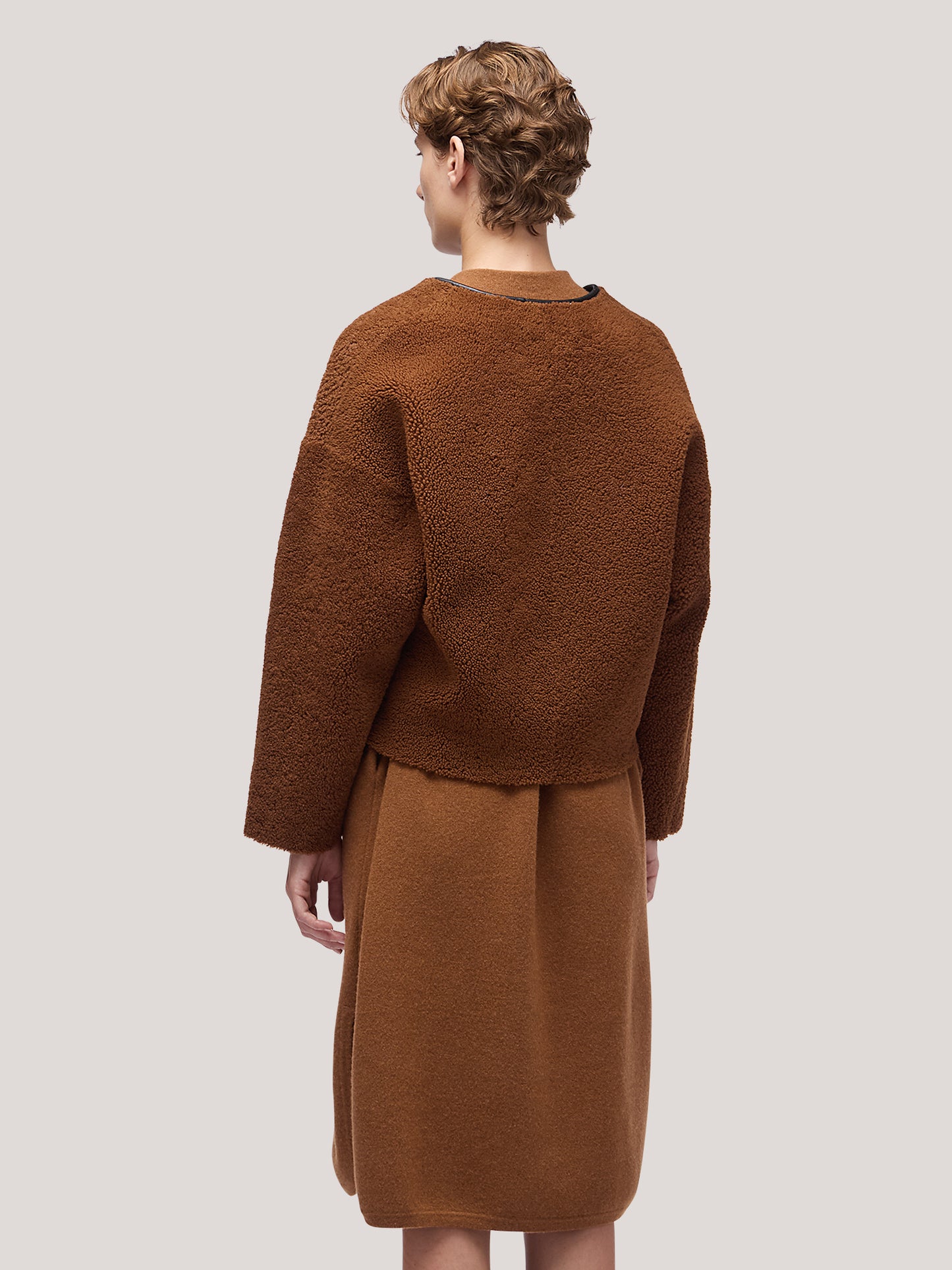 Giacca donna crop in montone tabacco cpa074_f2516a_ta0001 68145807130950