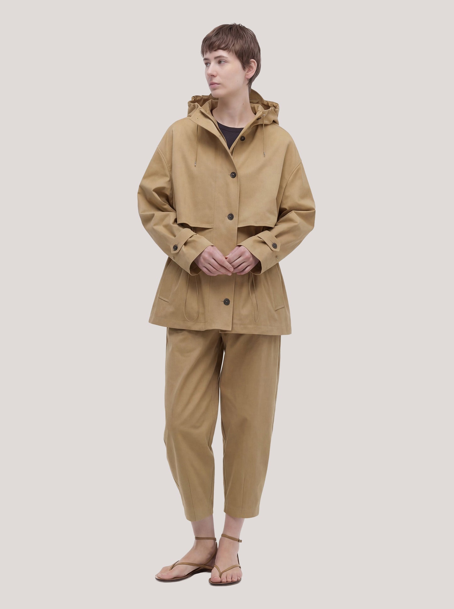 Giubbino con cappuccio in gabardine sable cpa104_s2612b_tsable 72020908736838