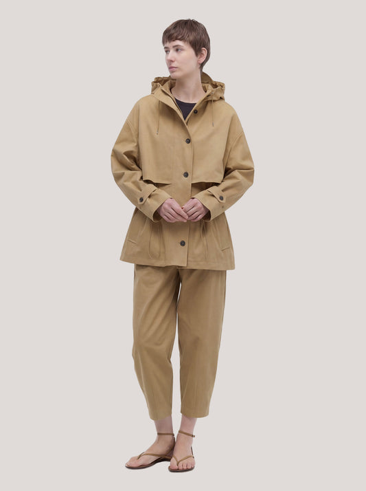 Giubbino con cappuccio in gabardine sable cpa104_s2612b_tsable