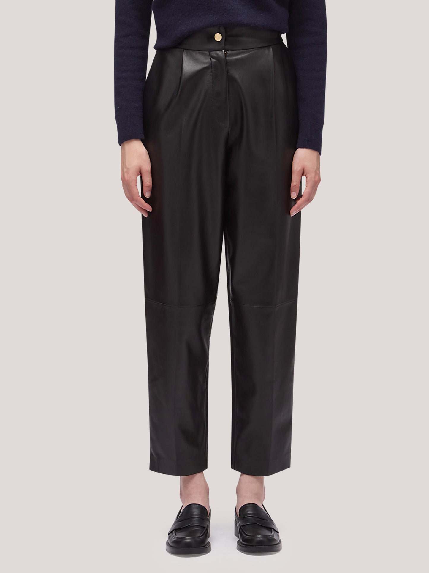 Pantalone donna a uovo in pelle nero pam193_f2515a_ne0001 68145039147334