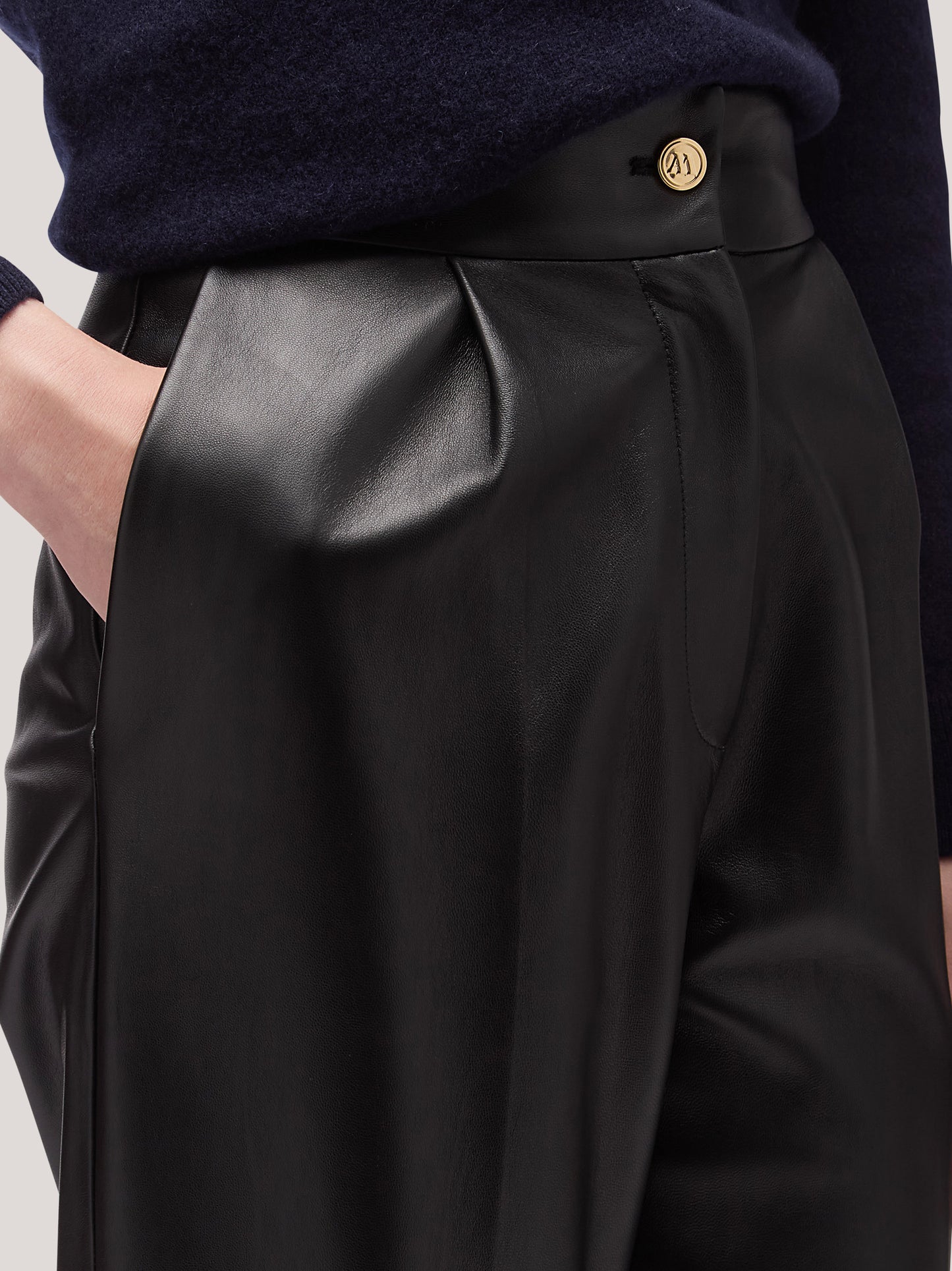 Pantalone donna a uovo in pelle nero pam193_f2515a_ne0001 68145039507782
