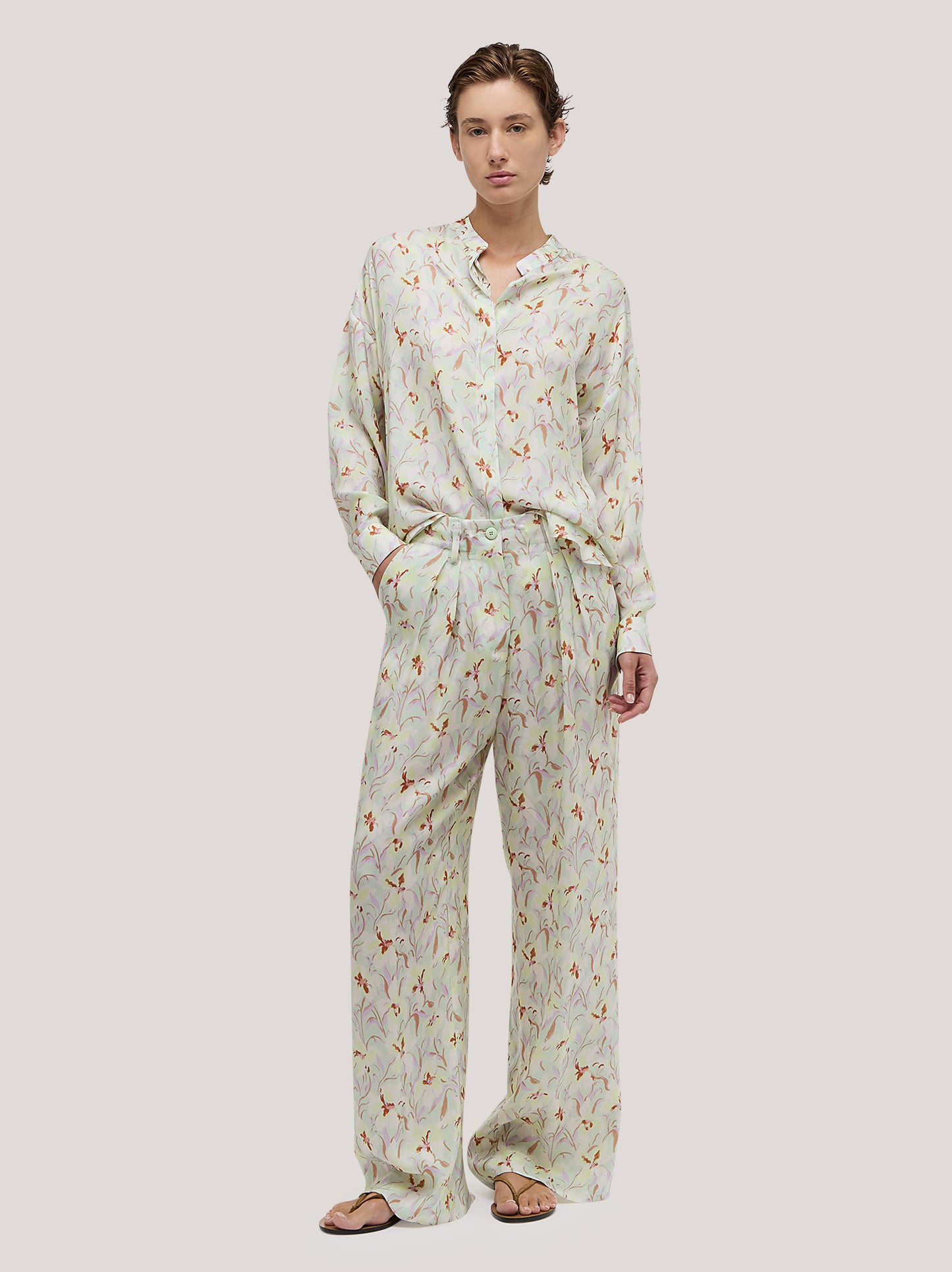 Pantalone ampio con pences in fantasia orchidea green tea/lillac pam205_s2611b_tgreli 72634683720006