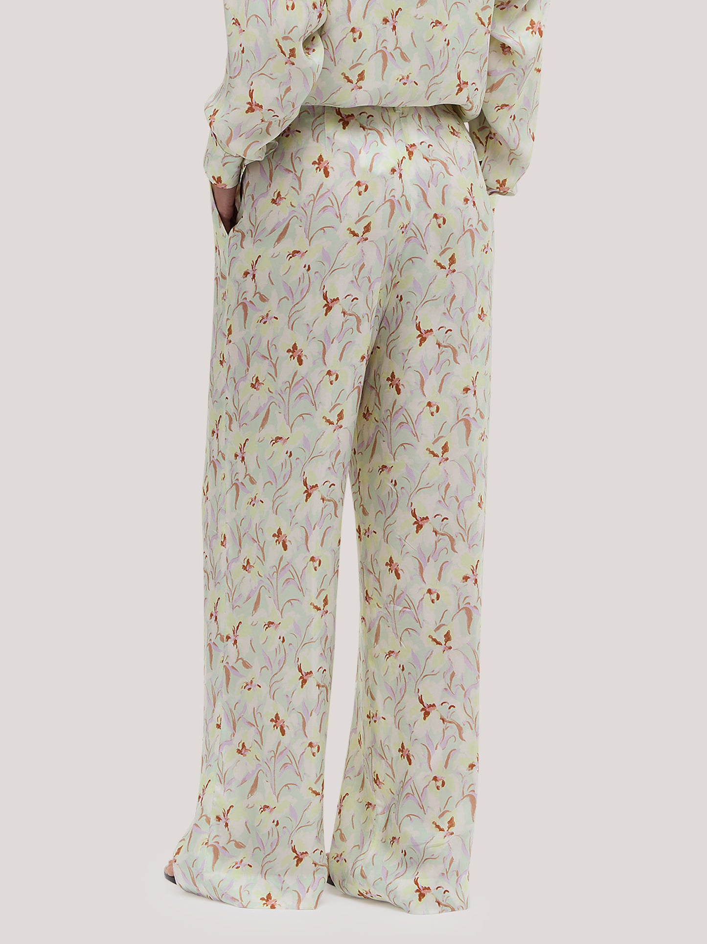 Pantalone ampio con pences in fantasia orchidea green tea/lillac pam205_s2611b_tgreli 72634683785542