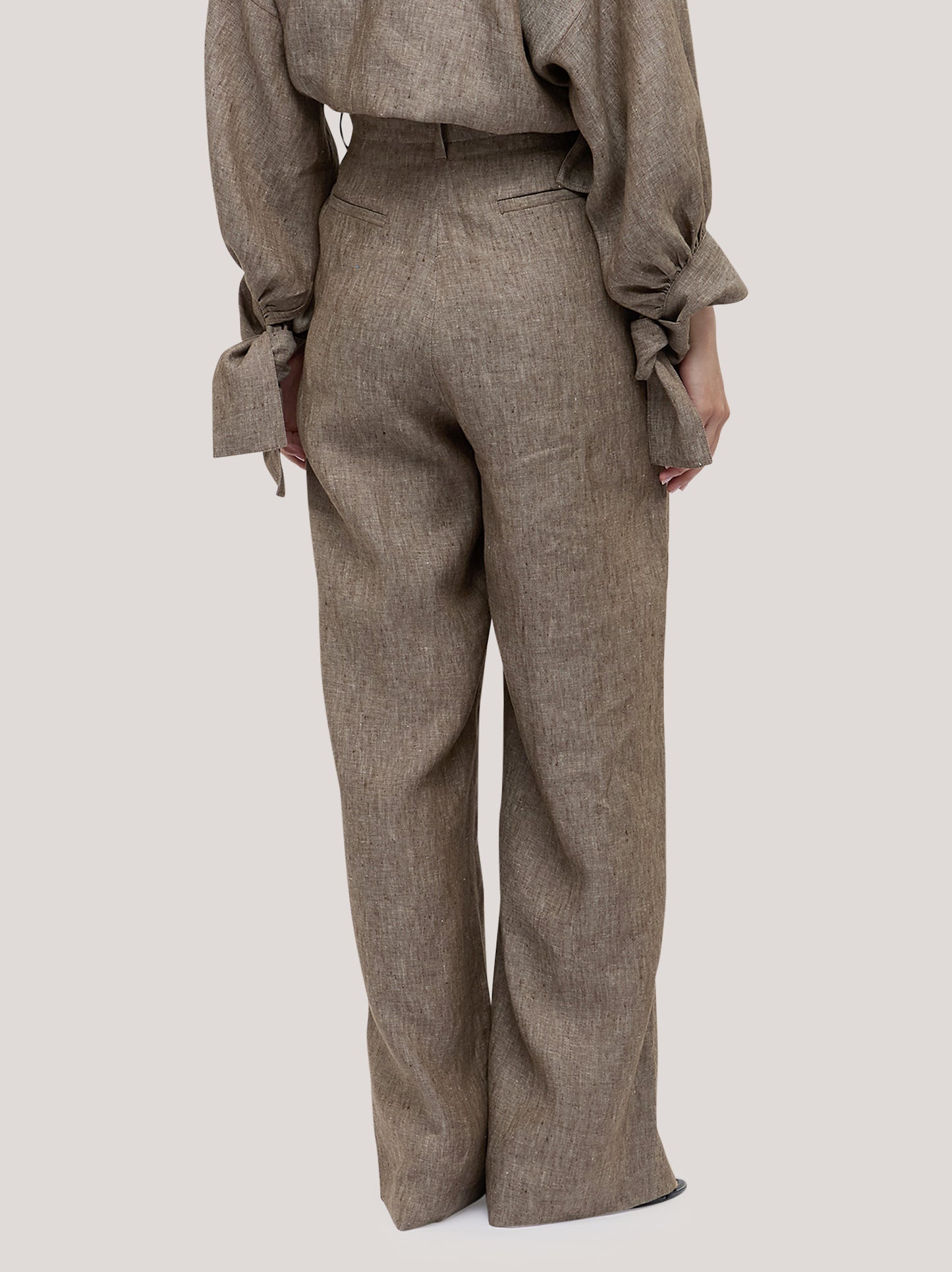 Pantalone ampio con pences in puro lino melange pam206_s2611c_tmelan 72173999259974
