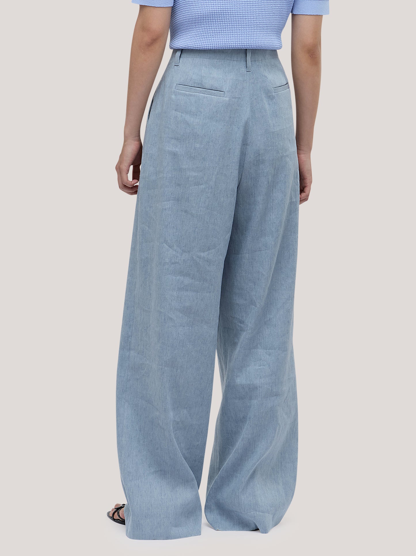 Pantalone ampio con pences in lino cotone effetto jeans light blue pam213_s2612a_tliblu 72172924830022