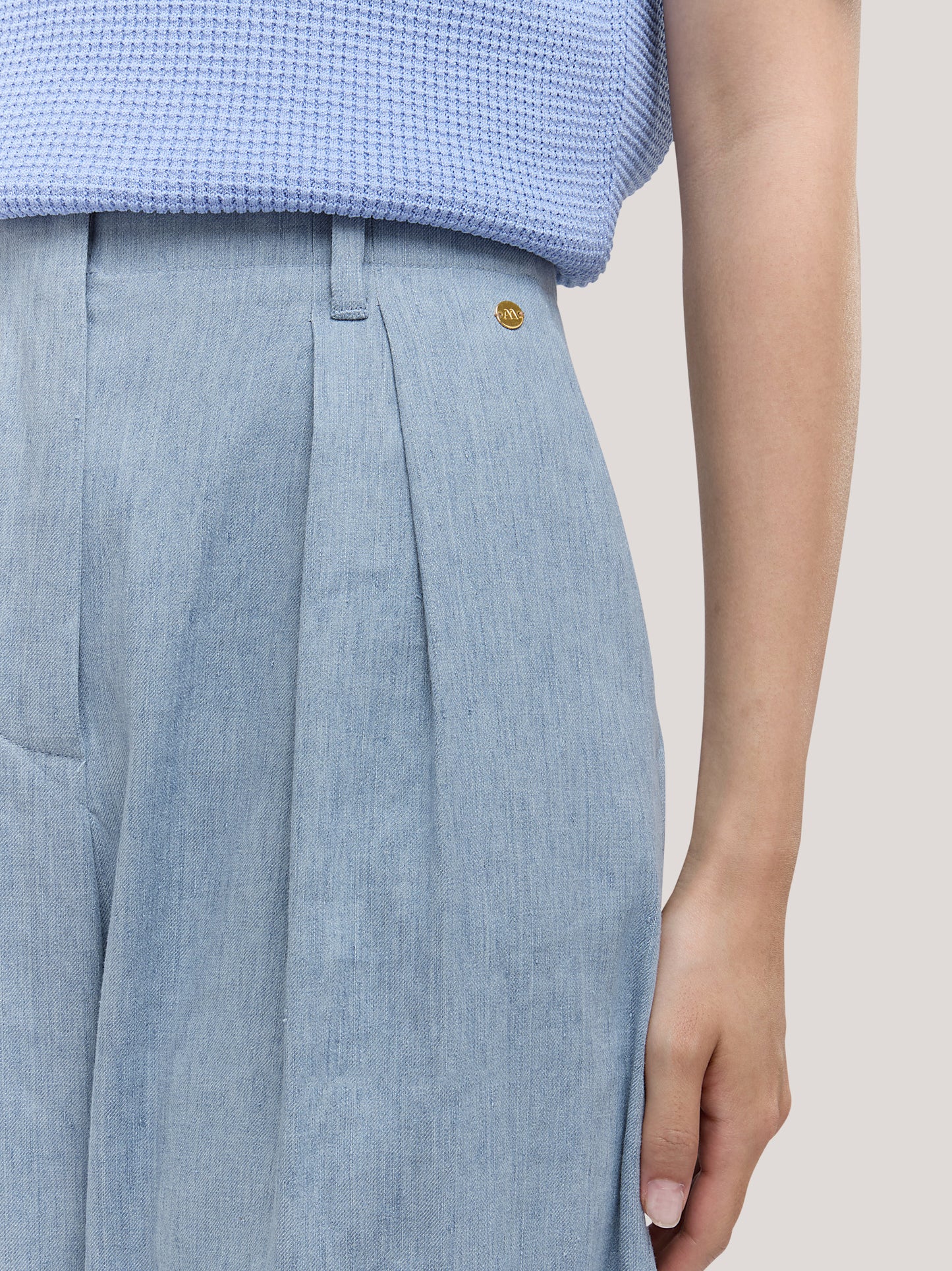 Pantalone ampio con pences in lino cotone effetto jeans light blue pam213_s2612a_tliblu 72172924862790