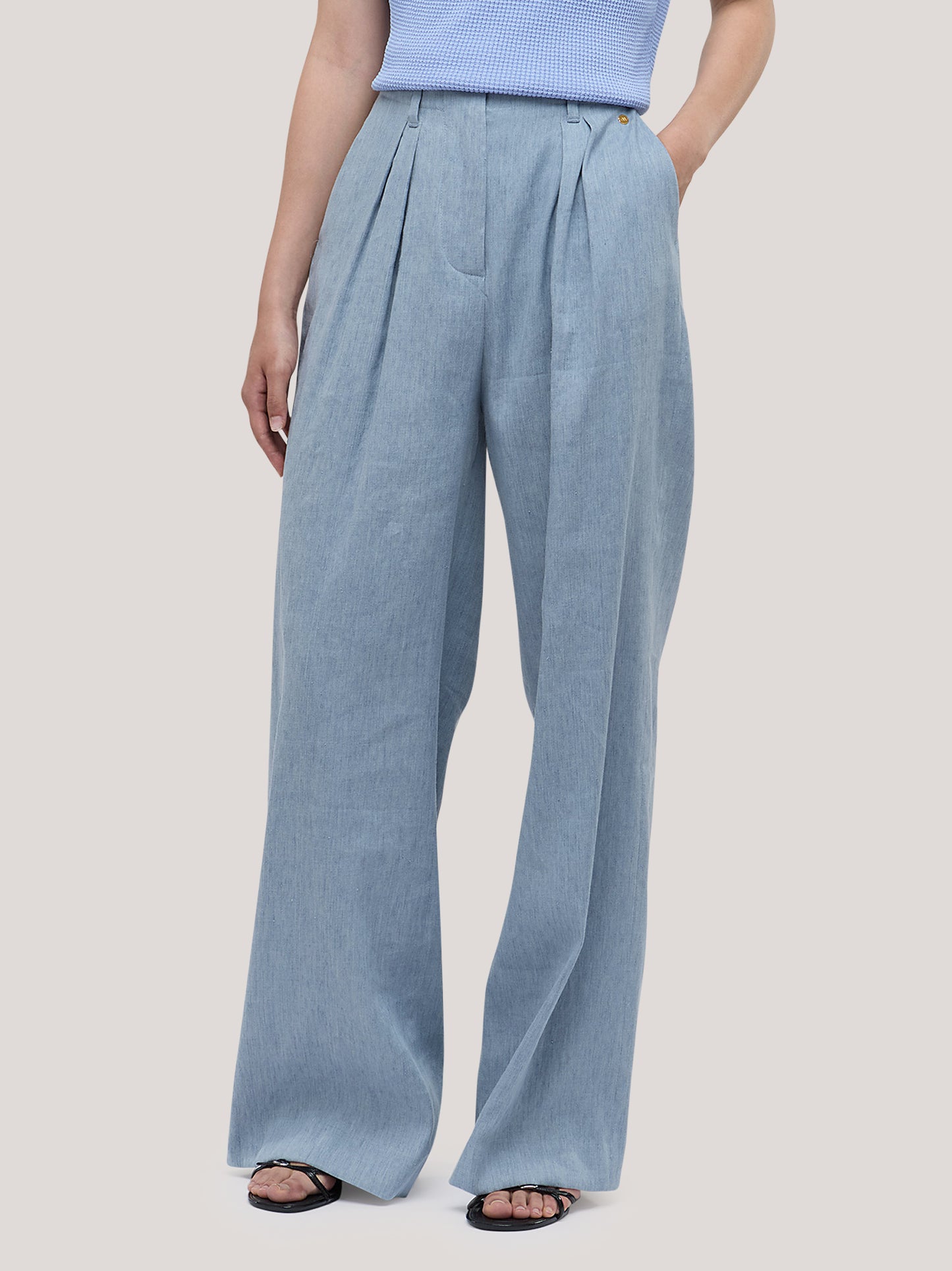 Pantalone ampio con pences in lino cotone effetto jeans light blue pam213_s2612a_tliblu 72172924797254