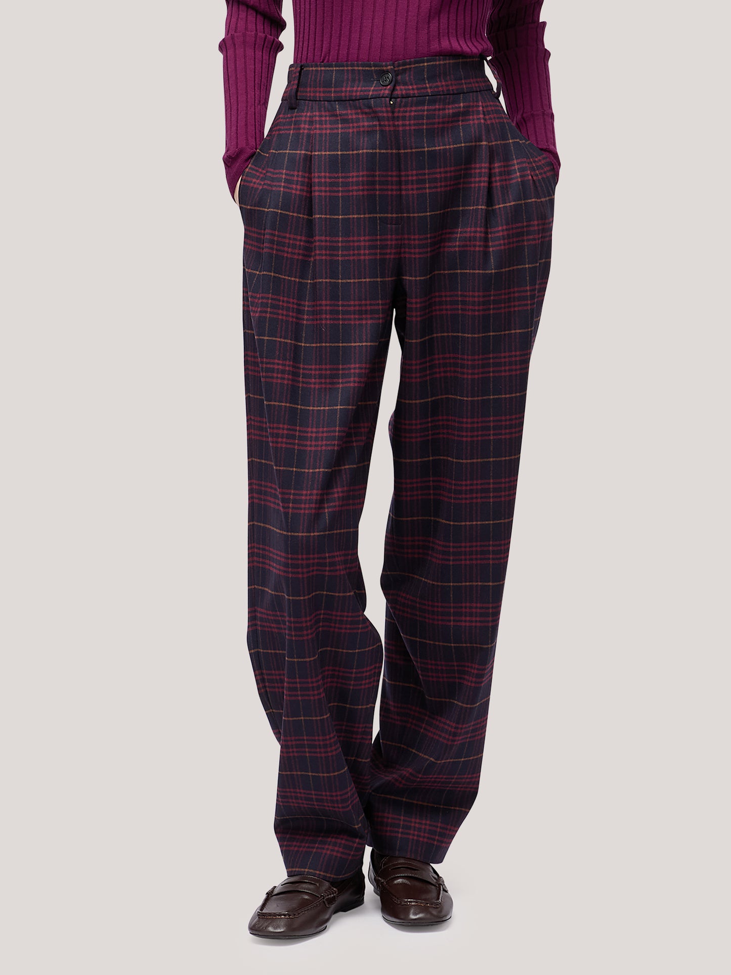 Carrot fit trousers in Glen check flannel night pam232_t22_f26-22_tnotte 74820902453574