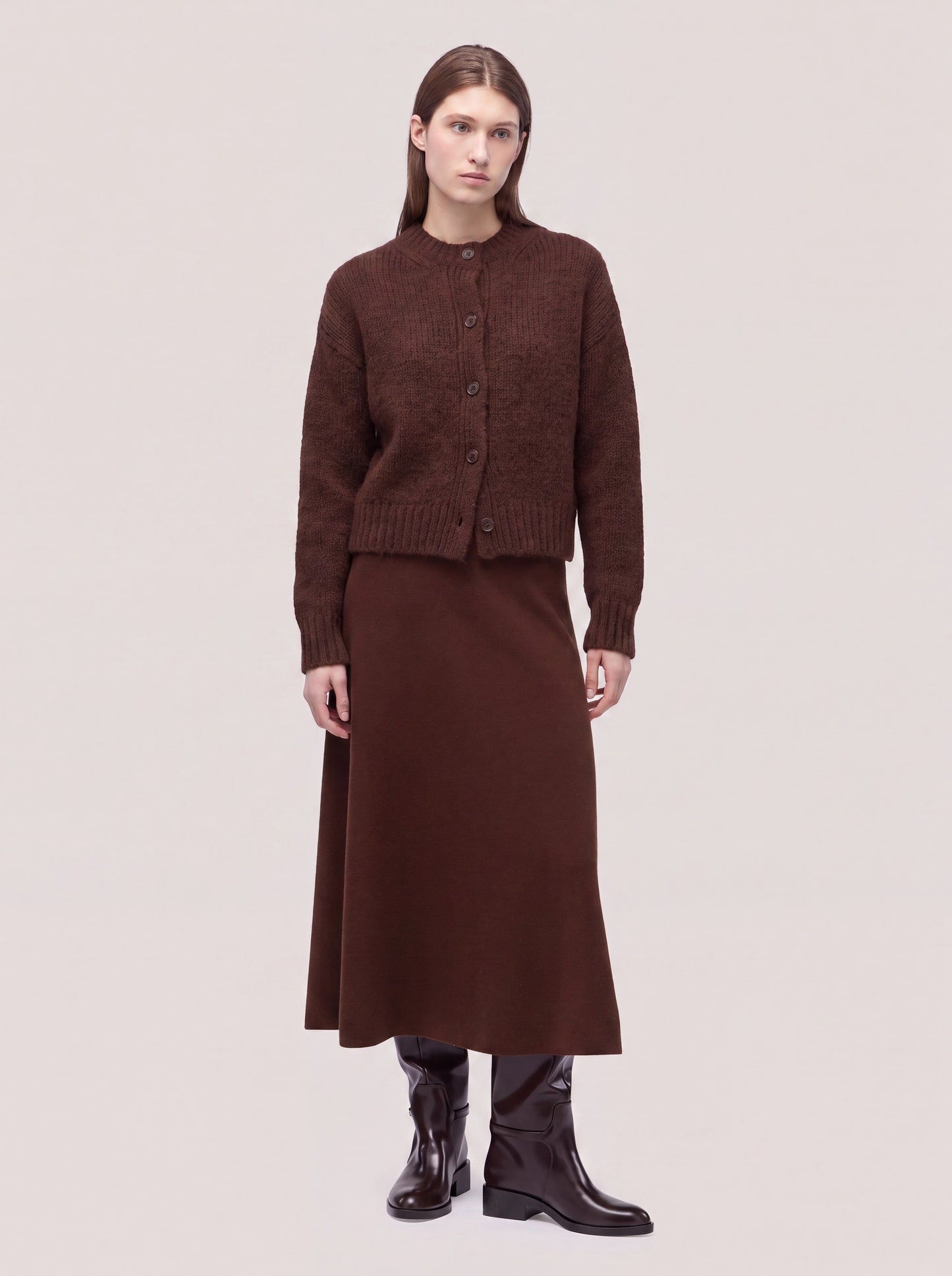 Long-sleeved crew-neck cardigan in Cocooning Cashmere nut 260b04_fw26-2_492noc 74730242179398