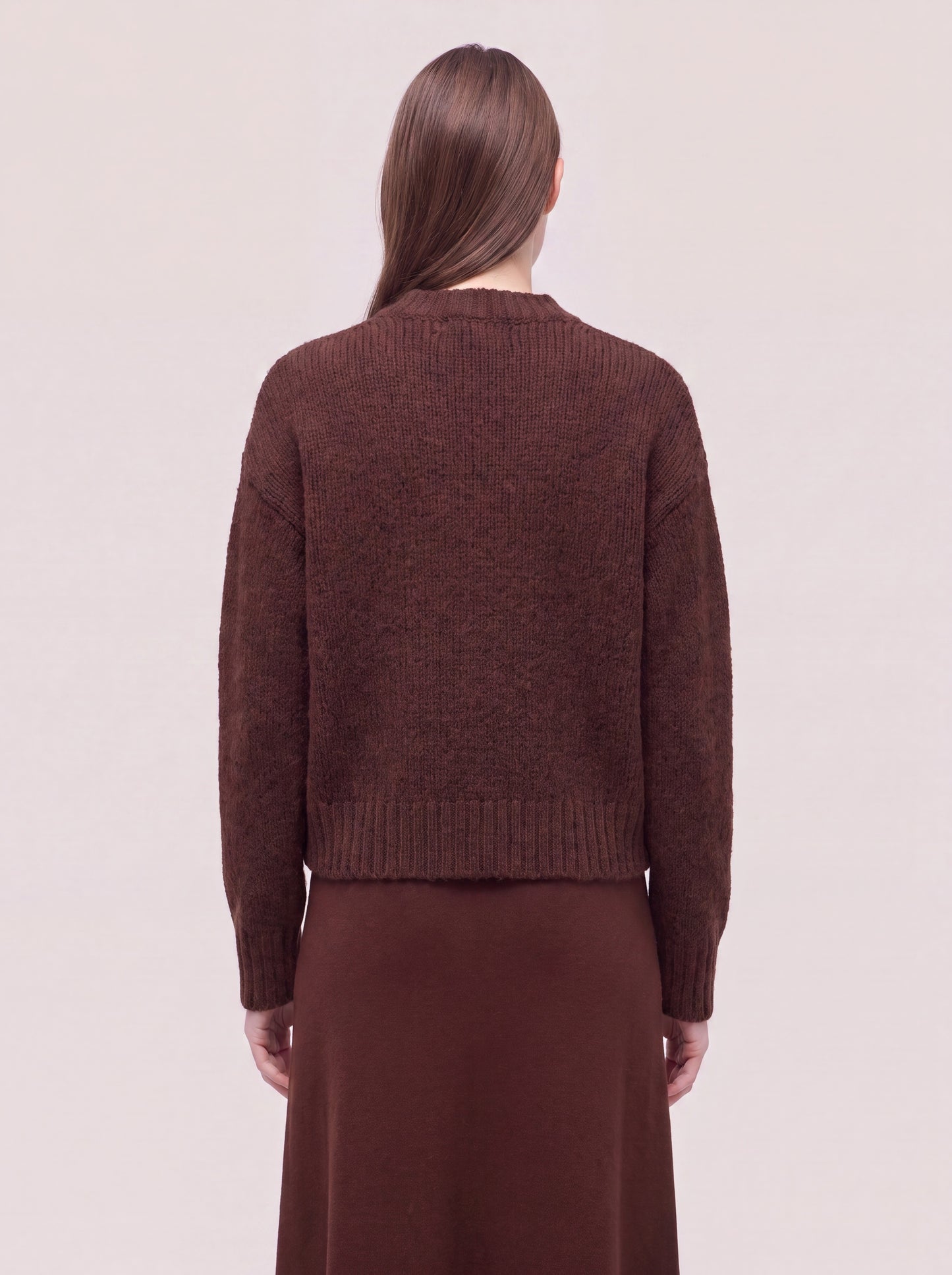 Long-sleeved crew-neck cardigan in Cocooning Cashmere nut 260b04_fw26-2_492noc 74730243785030